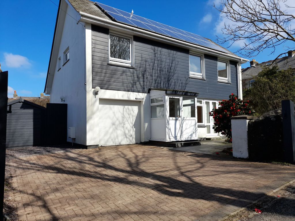 3 bed detached house to rent in Adelaide Road, Redruth TR15 Zoopla