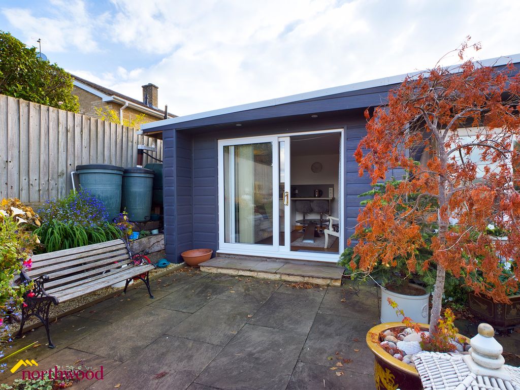 Studio to rent in Danvers Road, Broughton OX15 Zoopla