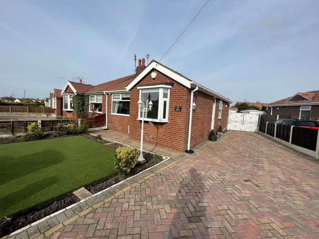 2 bed bungalow for sale in Ringway, Cleveleys FY5, £185,000 Zoopla