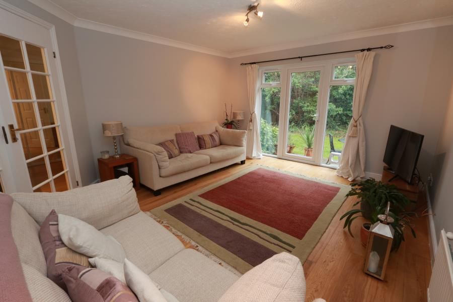 2 bed flat to rent in Waterside Close, Tolworth, Surbiton KT6 Zoopla