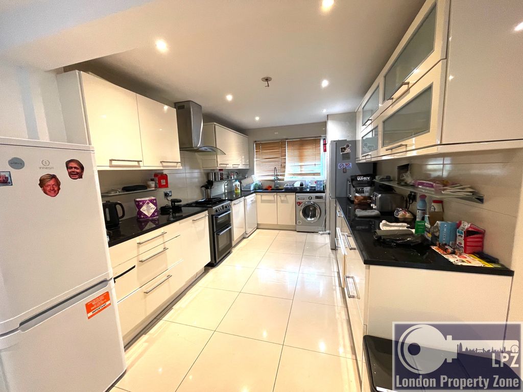 Beaufort Gardens, Norbury SW16  