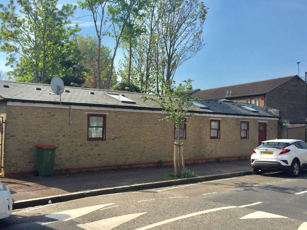 82 Cemetery Road, Forest Gate E7  