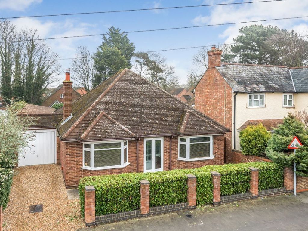 3 bed detached bungalow for sale in Spring Road, Kempston, Bedford MK42
