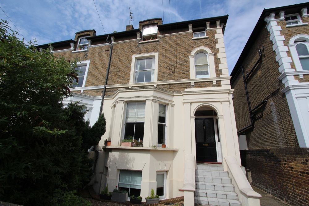 1 bed flat to rent in Knight's Park, Kingston Upon Thames KT1, £1,500