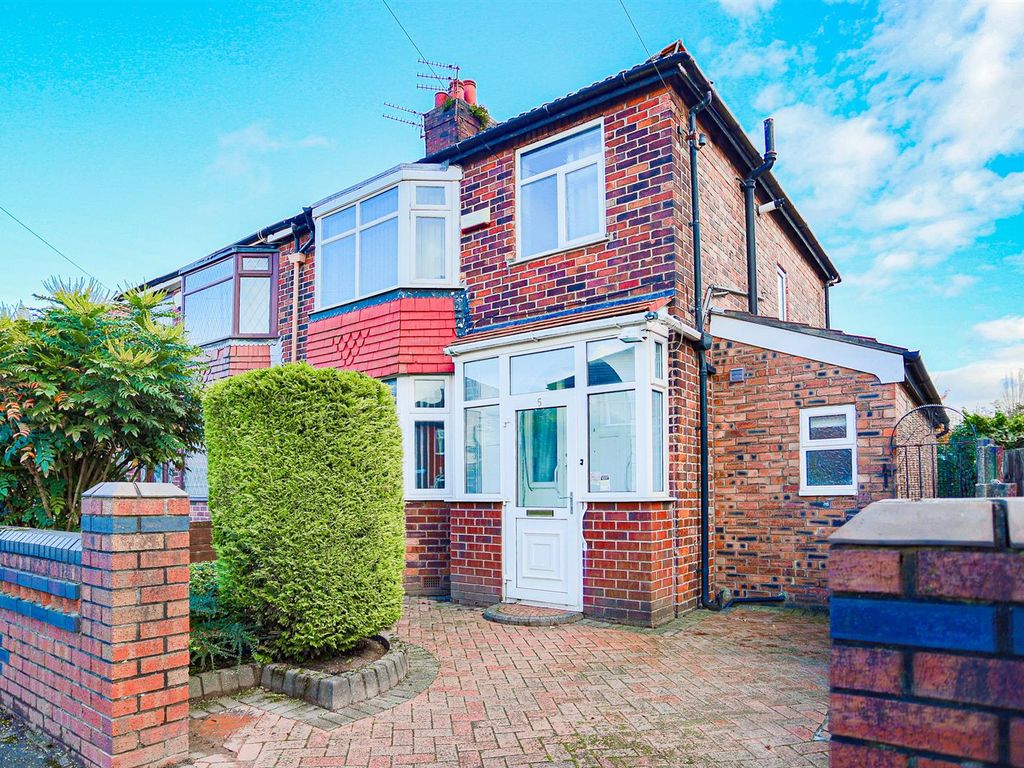 3 bed semidetached house for sale in Woodsmoor Road, Swinton
