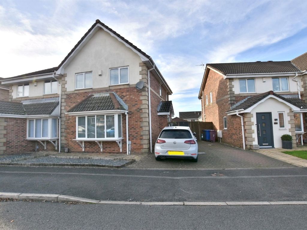 3 bed semidetached house for sale in Cumberland Close, Cranberry