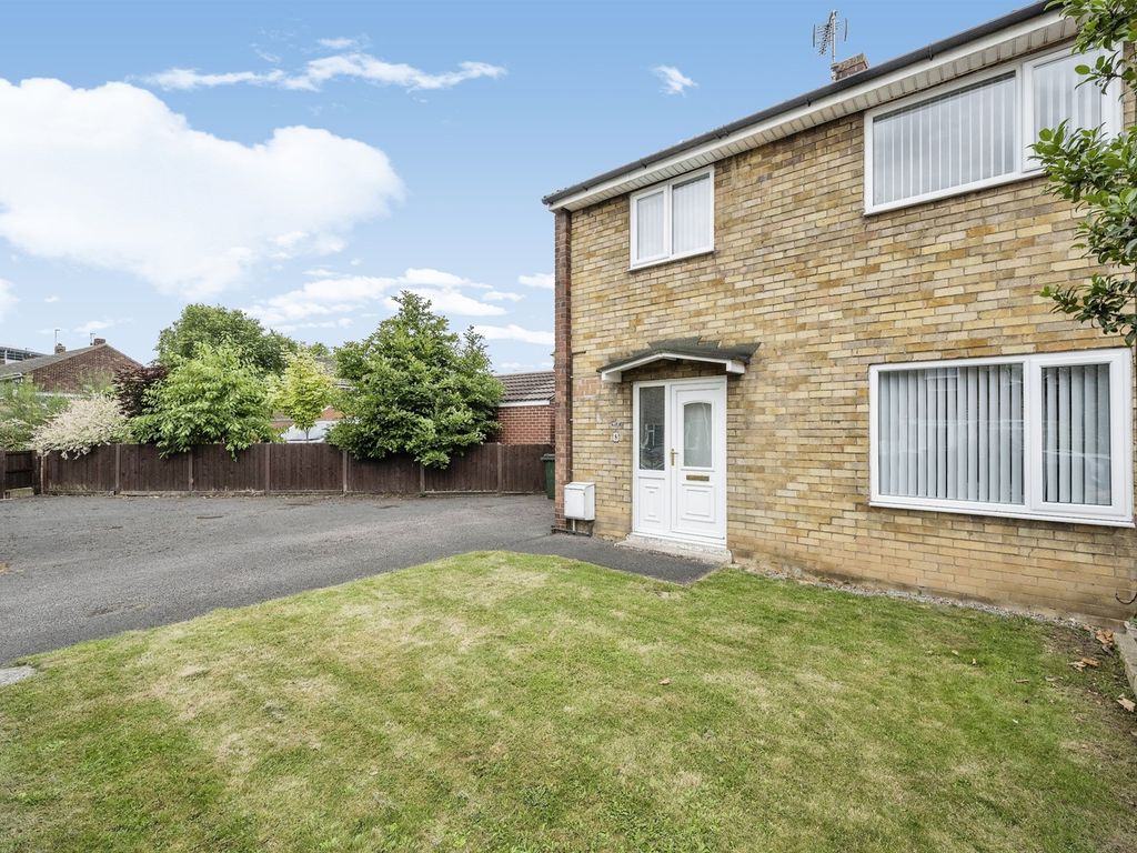 3 bed semidetached house for sale in Chestnut Avenue, Stainforth