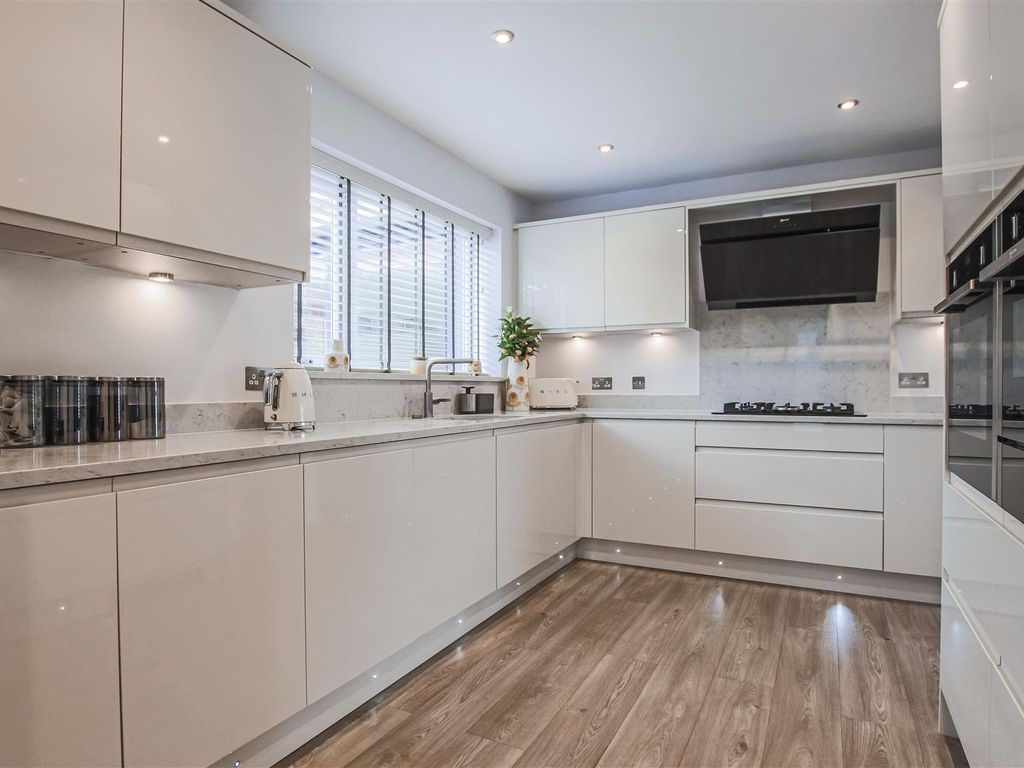 3 bed detached house for sale in Chestnut Fold, Radcliffe, Manchester M26, £330,000 Zoopla