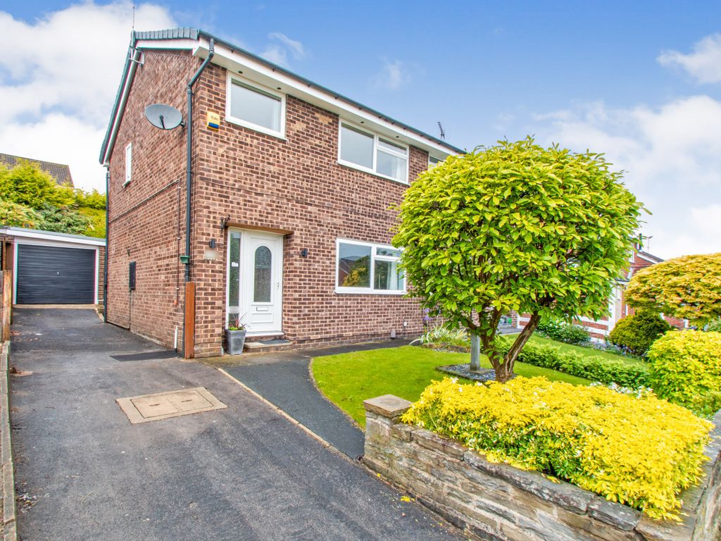 3 bed semidetached house for sale in Harwill Rise, Churwell, Morley