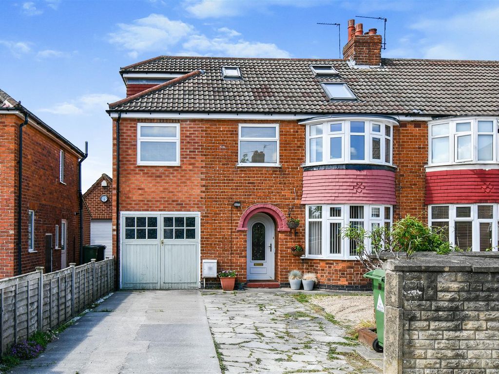 5 bed semidetached house for sale in Malham Grove, York YO31 Zoopla