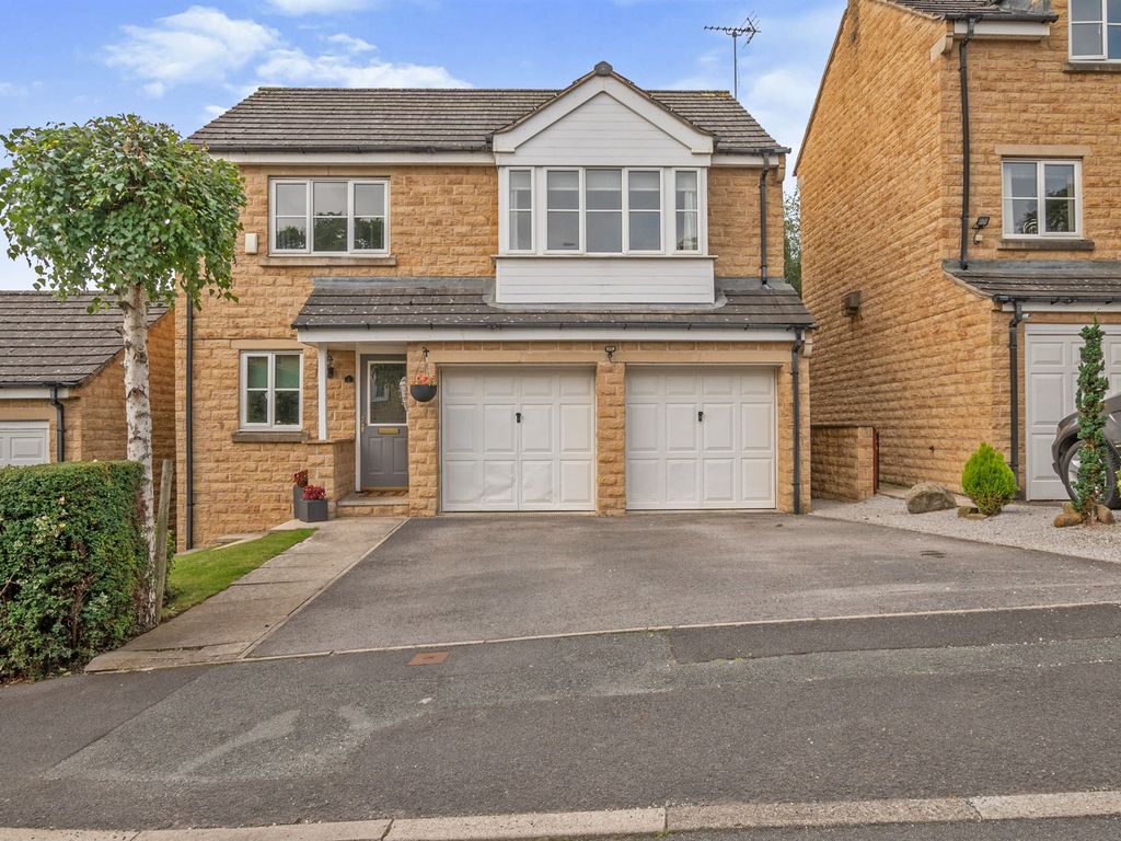 4 bed detached house for sale in Saxilby Road, East Morton, Keighley