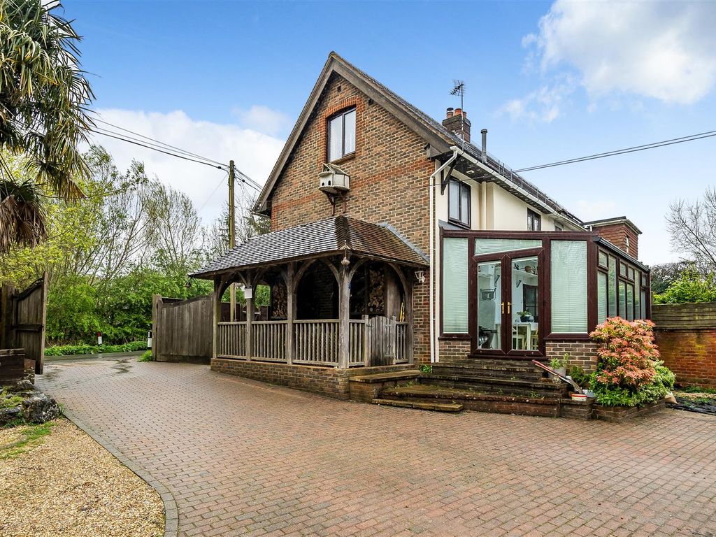 4 bed cottage for sale in Steep Marsh, Petersfield GU32, £700,000 Zoopla