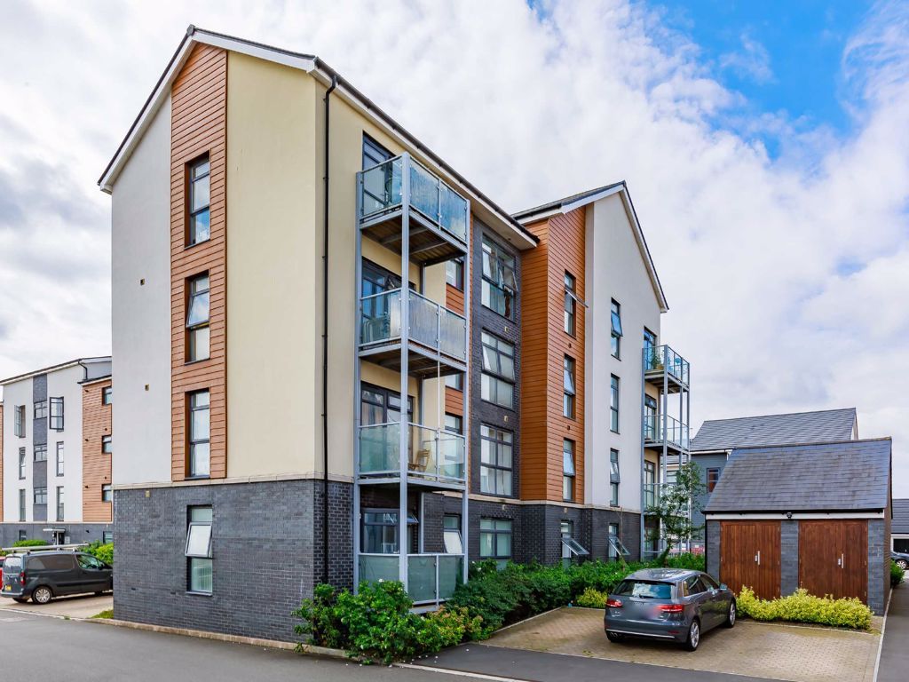 2 bed flat for sale in Great Brier Leaze, Charlton Hayes, Bristol BS34