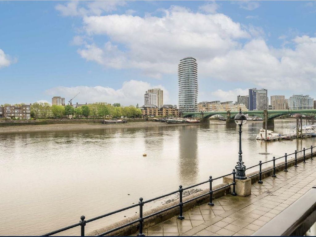 2 bed flat for sale in Thames Quay, Chelsea Harbour, London SW10, £