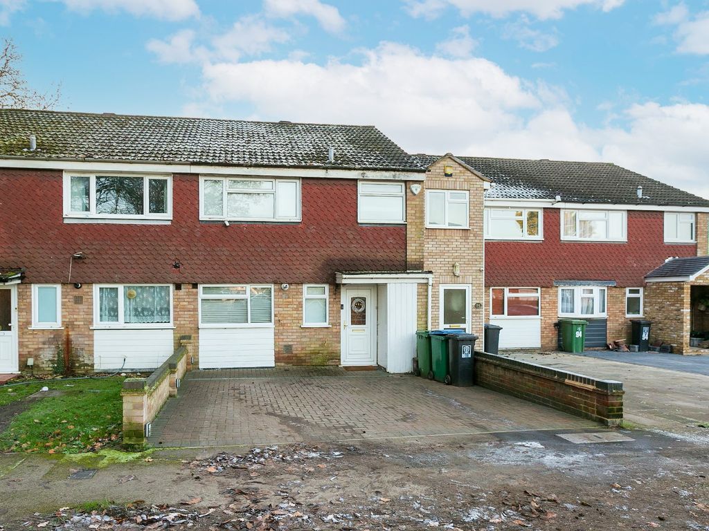 3 bed terraced house to rent in Greenbank Road, Watford, Hertfordshire