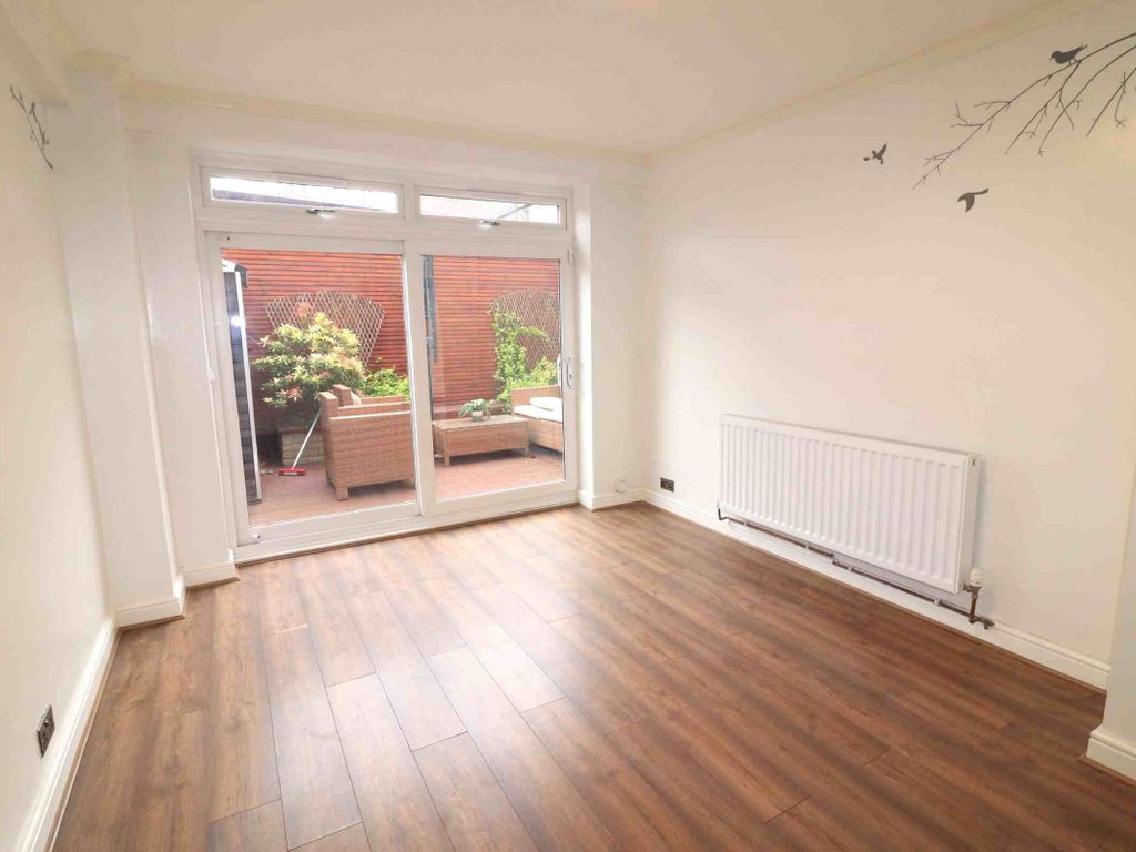 2 bed flat to rent in Sydenham Road, London SE26, £1,750 pcm Zoopla