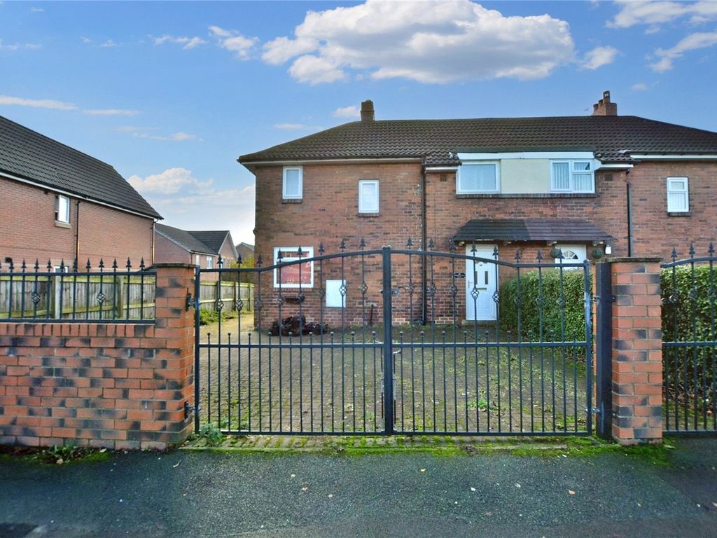 3 bed semidetached house for sale in Middleton Park Grove, Middleton