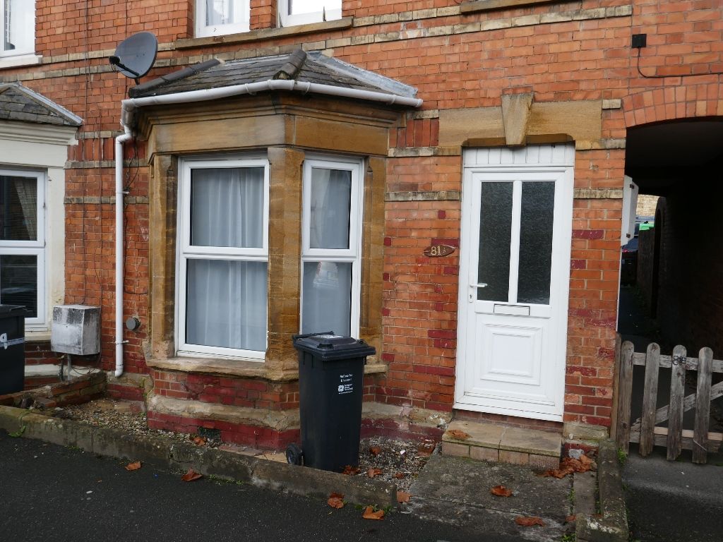 1 bed flat to rent in Earle Street, Yeovil BA20, £525 pcm Zoopla