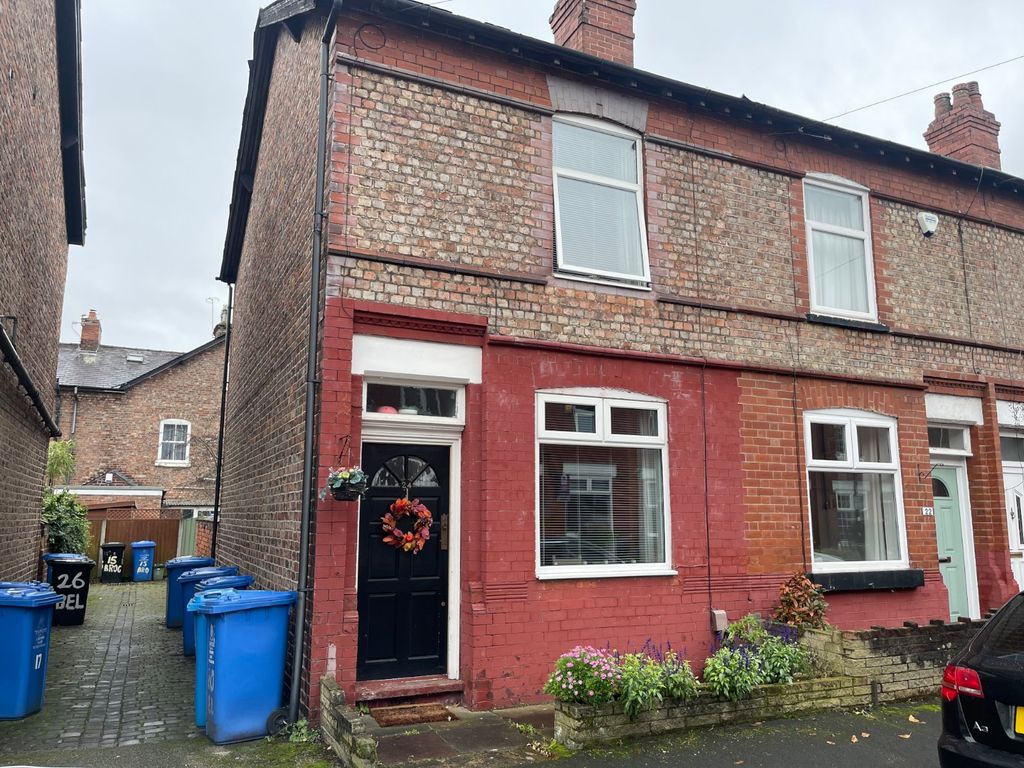 2 bed end terrace house for sale in Belgrave Road, Sale, Greater