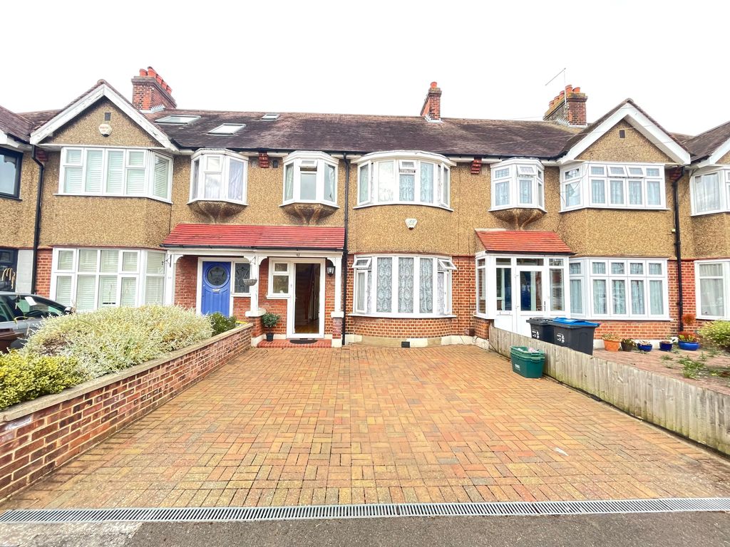 3 bed terraced house to rent in Westcroft Gardens, Morden, Surrey SM4