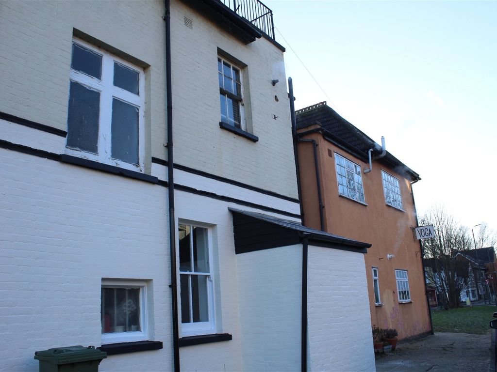 1 bed to rent in High Street, St Mary Cray BR5, £1,200 pcm