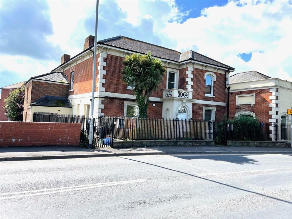 3 bed flat for sale in Huntspill Road, Highbridge TA9, £115,000 Zoopla