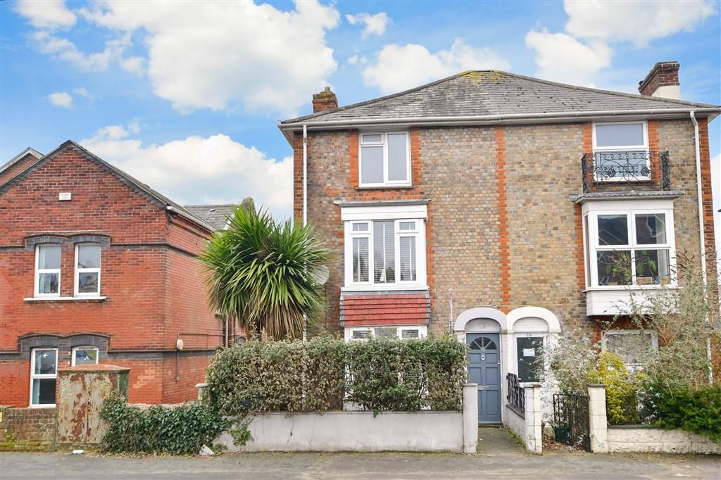 4 bed semidetached house for sale in Fairlee Road, Newport, Isle Of