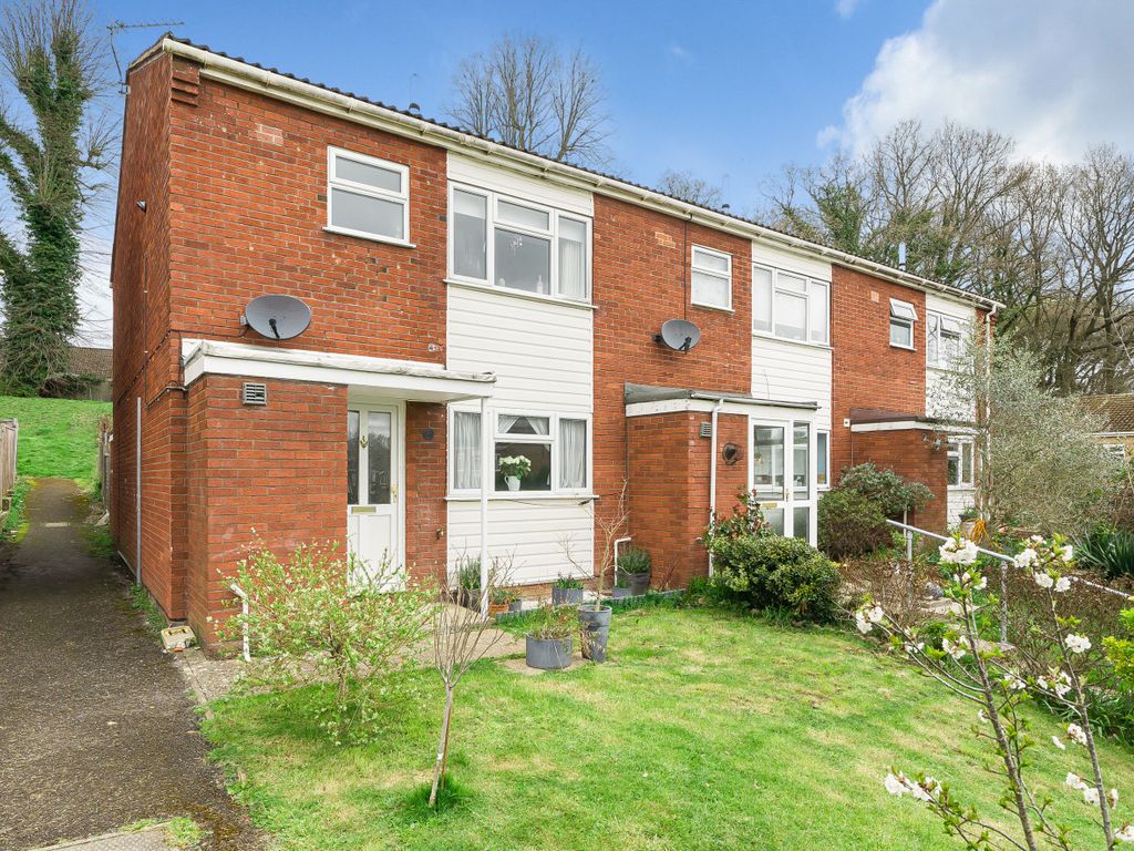 3 bed end terrace house for sale in Cambridge Close, St. John's, Woking