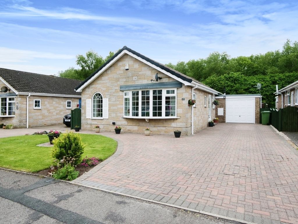 3 bed detached bungalow for sale in Sandringham Close, Haxby, York YO32
