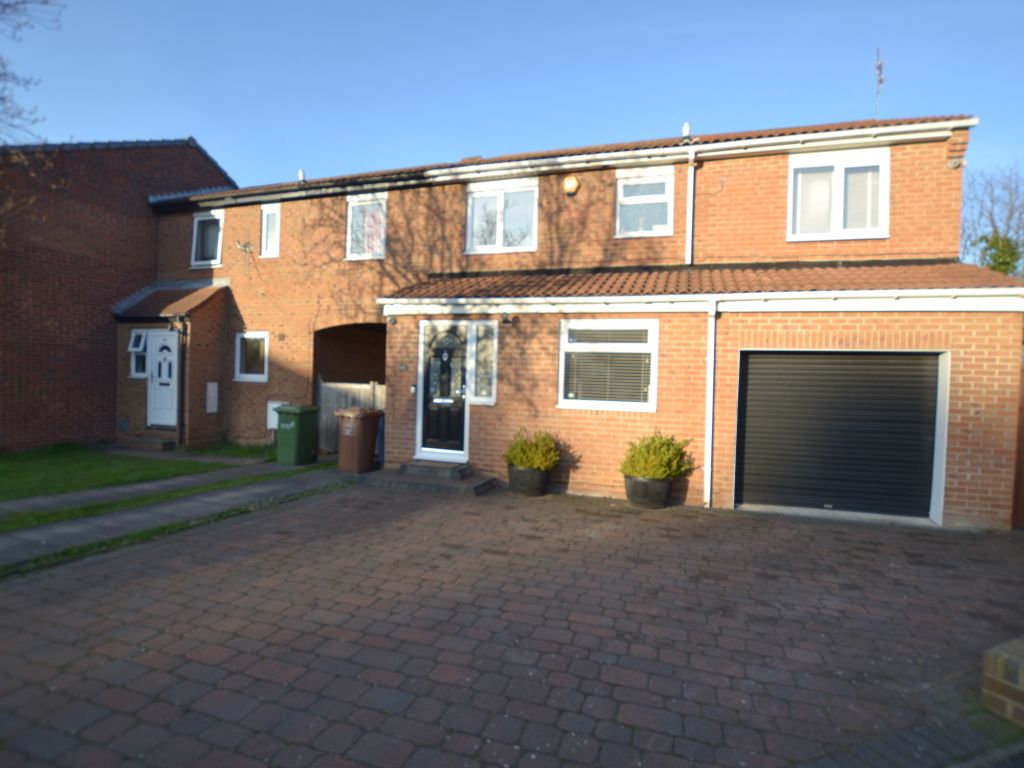4 bed linkdetached house for sale in Helmdon, Washington NE37 Zoopla