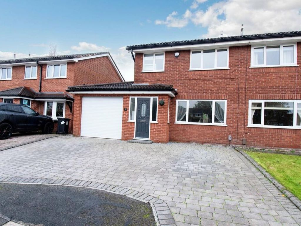 3 bed semidetached house for sale in Muirfield Close, Fearnhead WA2, £