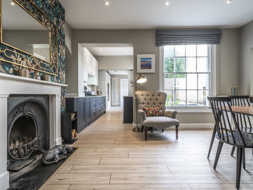 4 bed semidetached house for sale in York Road, Tunbridge Wells (Town