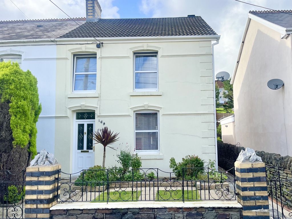 3 bed end terrace house for sale in Swansea Road, Trebanos, Pontardawe