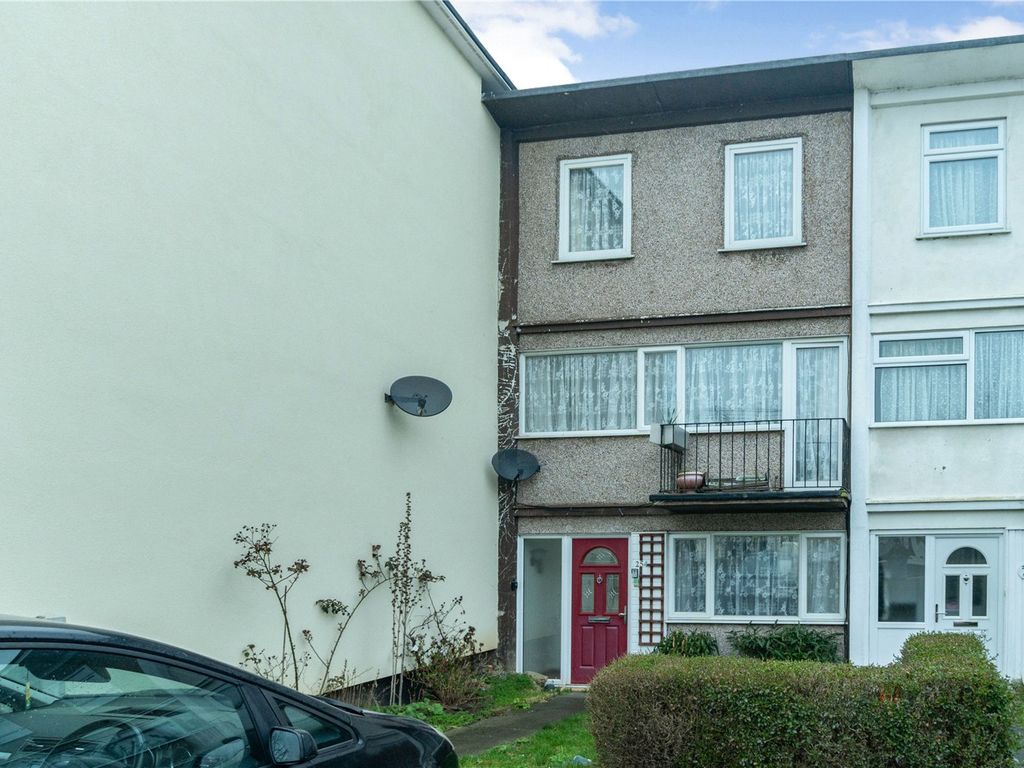 3 bed end terrace house for sale in Long Riding, Basildon, Essex SS14