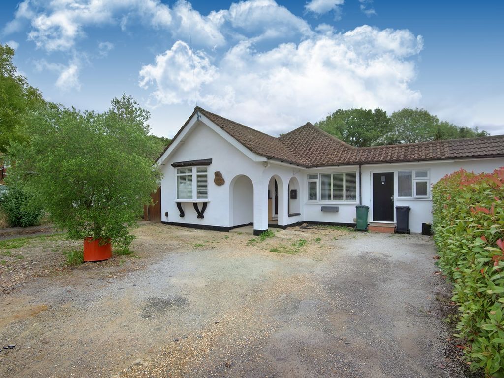 3 bed bungalow for sale in Westmead Drive, Redhill RH1 Zoopla