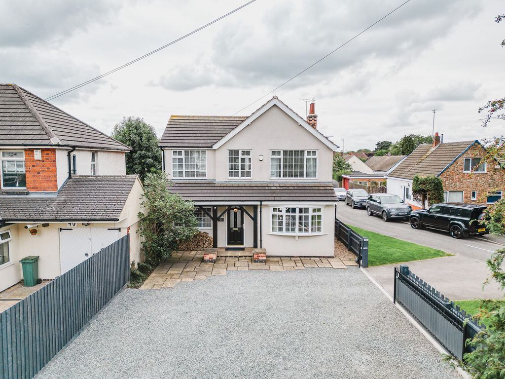 3 bed detached house for sale in Hinckley Road, Leicester LE3, £450,000