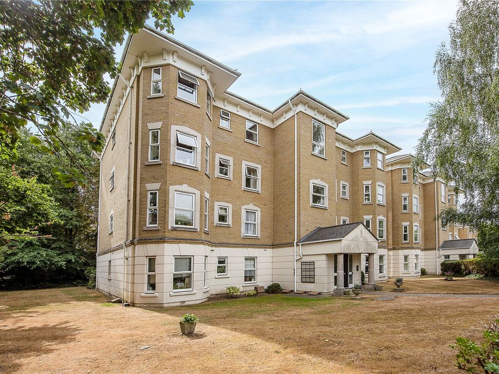 3 bed flat for sale in Sycamore Court, Penners Gardens, Surbiton KT6