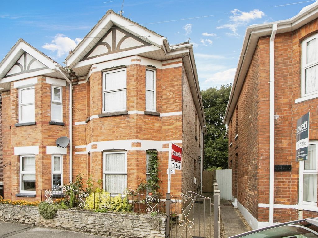 3 bed semidetached house for sale in Rebbeck Road,