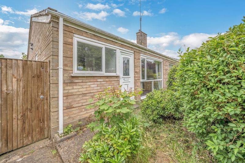 2 bed semidetached bungalow for sale in Lindisfarne Road, Bury St