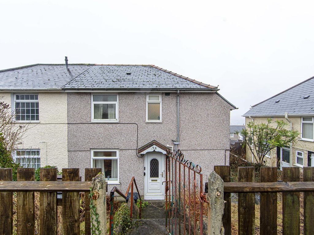 3 bed semidetached house for sale in Maen Gilfach, Trelewis, Treharris