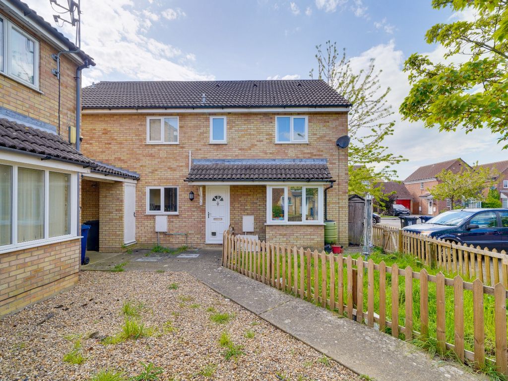 2 bed terraced house for sale in Derwent Close, St. Ives