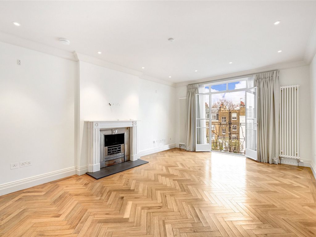 2 bed flat to rent in Eaton Square, Belgravia, London SW1W, £6,067 pcm