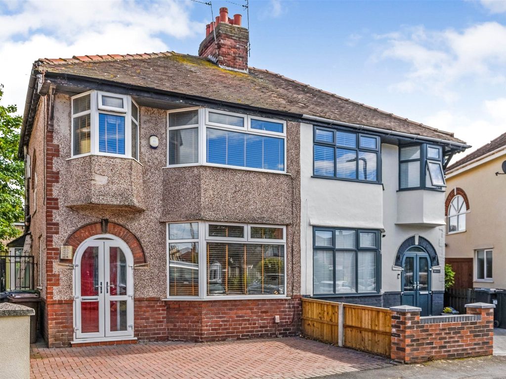 4 bed detached house for sale in Somerset Road, BrightonLeSands