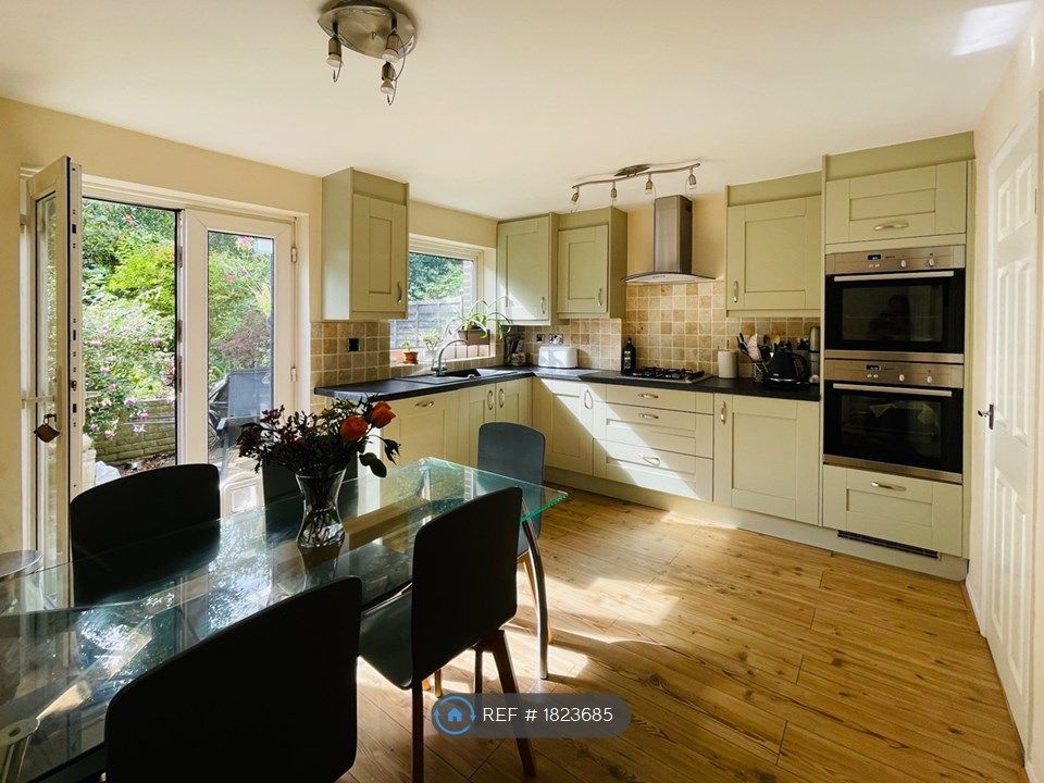 4 bed terraced house to rent in Burnt Ash Lane, Bromley BR1, £2,700 pcm Zoopla