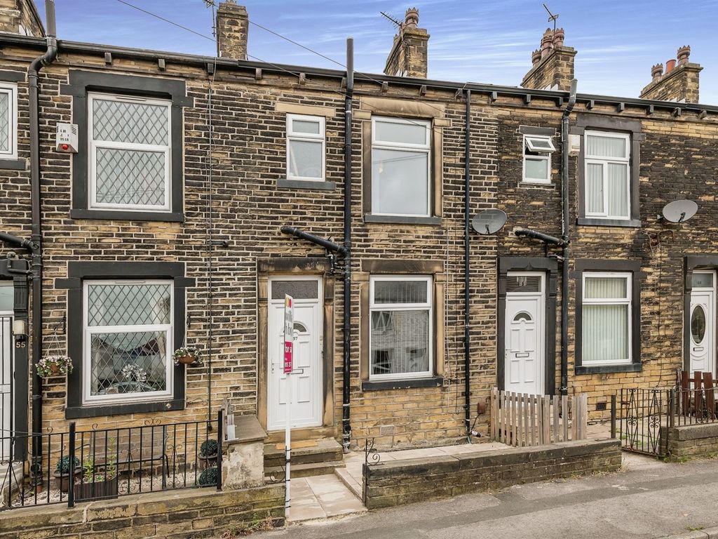 2 bed terraced house for sale in Woodhall Avenue, Thornbury, Bradford