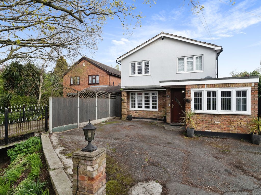 4 bed detached house for sale in Canewdon Gardens, Runwell, Essex SS11 Zoopla