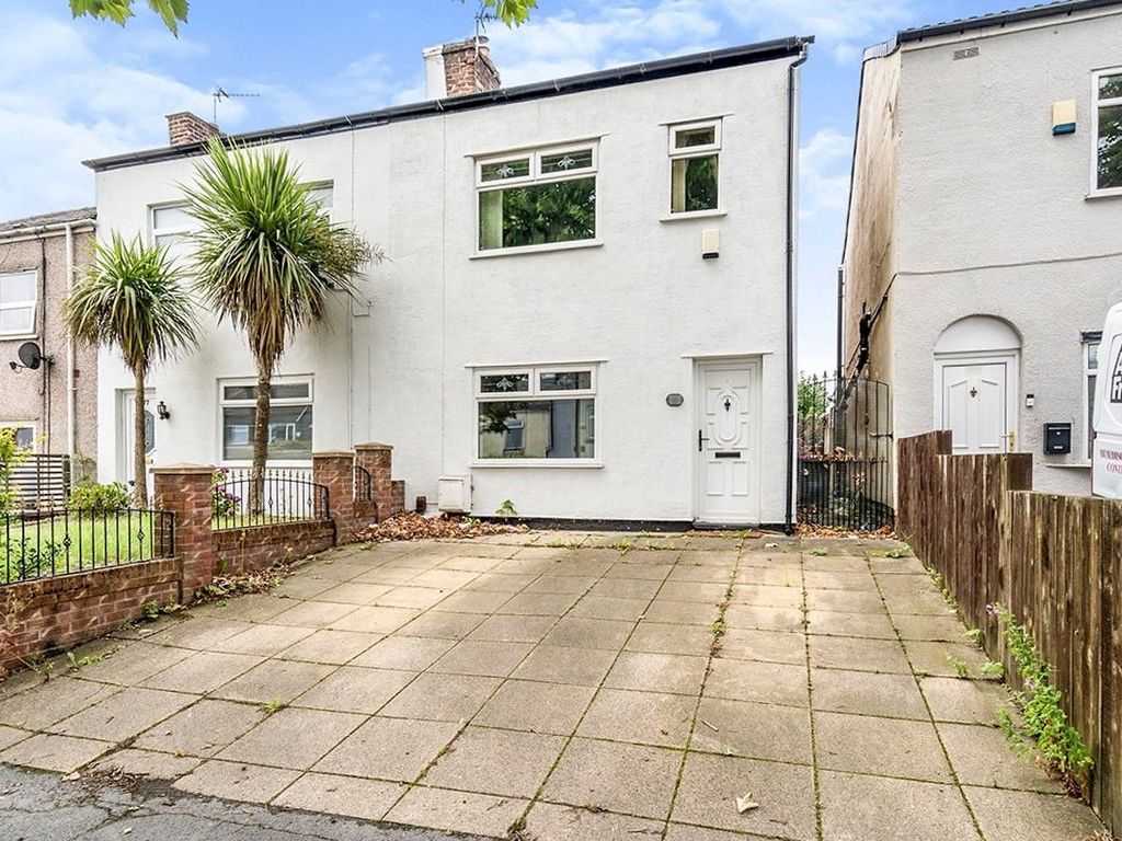 3 bed end terrace house to rent in Bolton Road, Worsley, Manchester