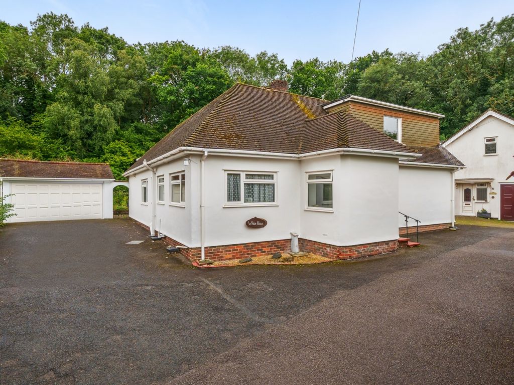 3 bed bungalow for sale in Copthorne Avenue, Bromley BR2, £695,000 Zoopla