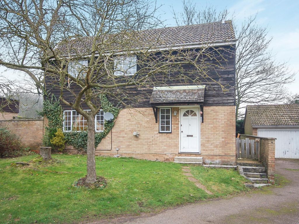 4 bed detached house to rent in Eliot Close, Thetford, Norfolk IP24, £