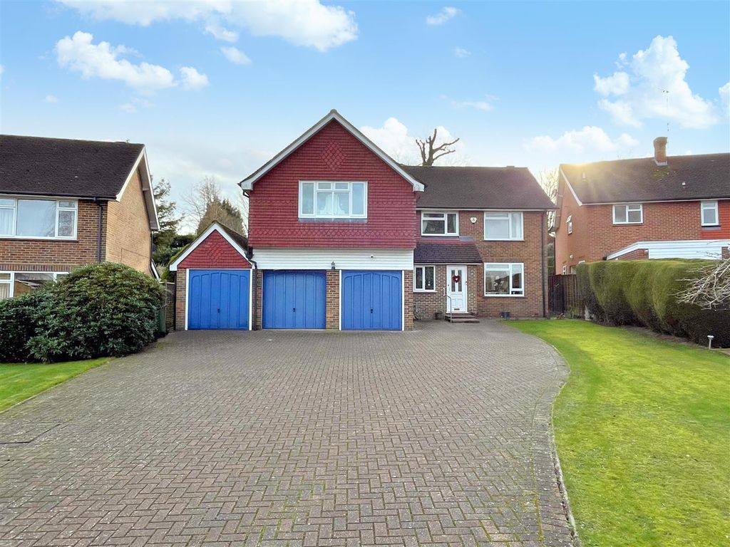 5 bed detached house for sale in Woodfields, Chipstead, Sevenoaks TN13